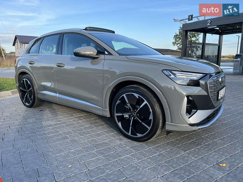 Позашляховик / Кросовер Audi Q4 e-tron 2023 в Івано-Франківську
