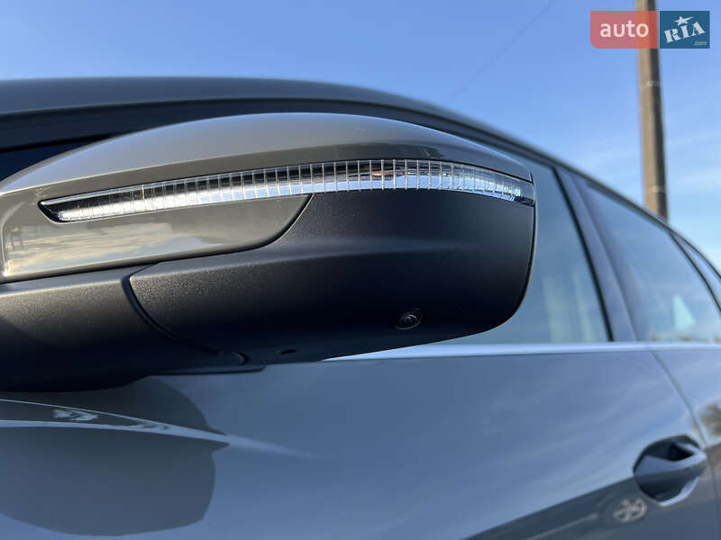 Позашляховик / Кросовер Audi Q4 e-tron 2023 в Івано-Франківську