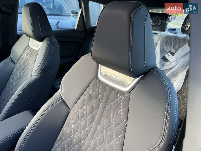 Позашляховик / Кросовер Audi Q4 e-tron 2023 в Івано-Франківську