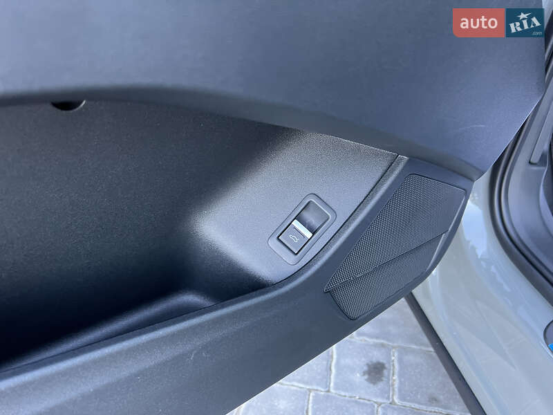 Позашляховик / Кросовер Audi Q4 e-tron 2023 в Івано-Франківську