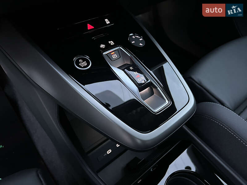 Позашляховик / Кросовер Audi Q4 e-tron 2023 в Івано-Франківську