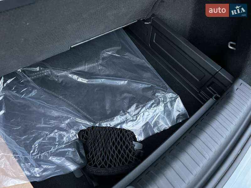 Позашляховик / Кросовер Audi Q4 e-tron 2023 в Івано-Франківську