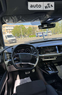 Позашляховик / Кросовер Audi Q4 e-tron 2023 в Чернівцях