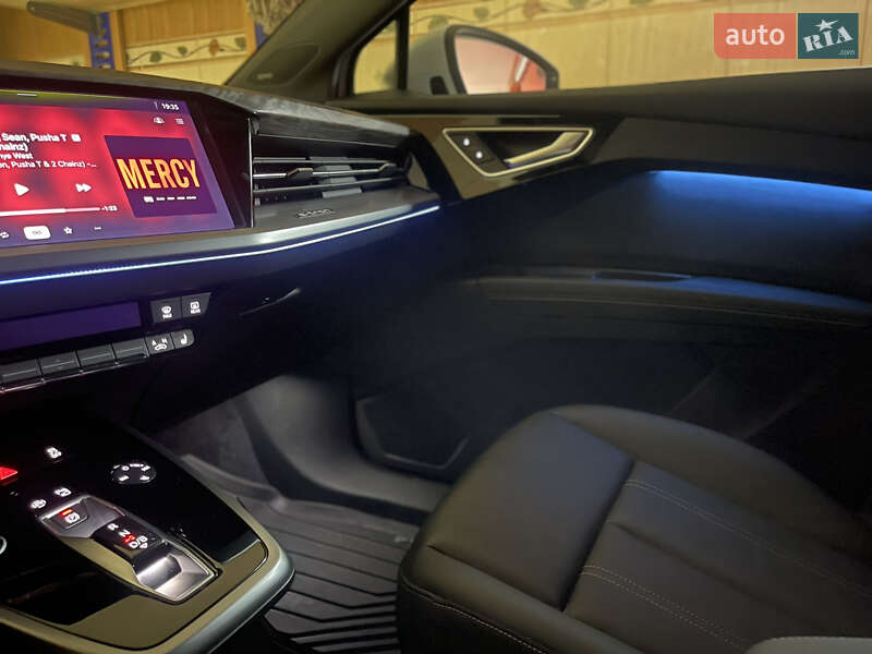 Позашляховик / Кросовер Audi Q4 e-tron 2023 в Львові