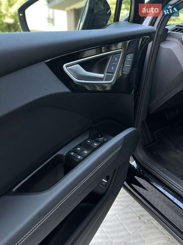 Внедорожник / Кроссовер Audi Q4 e-tron 2023 в Львове
