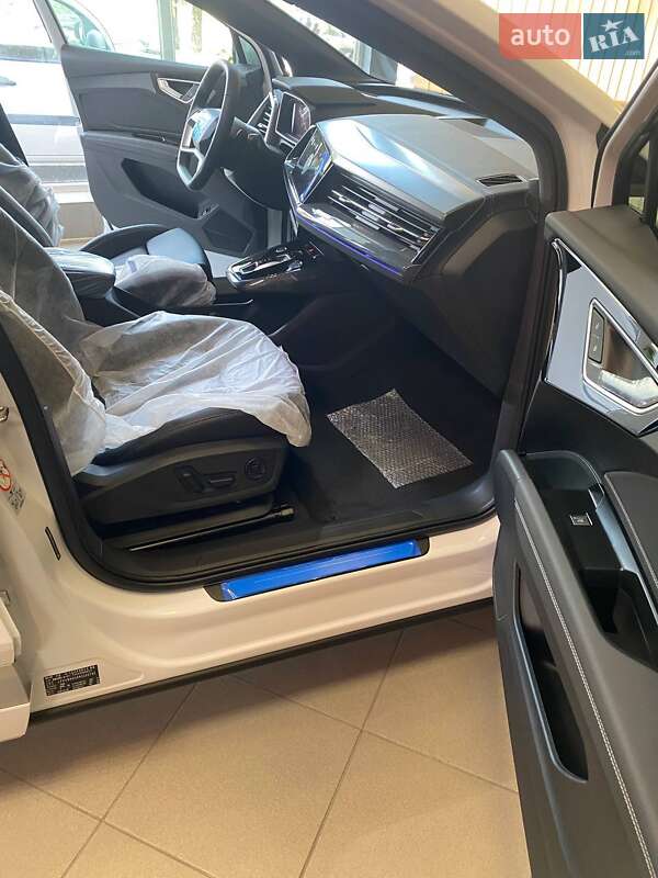Внедорожник / Кроссовер Audi Q4 e-tron 2024 в Харькове