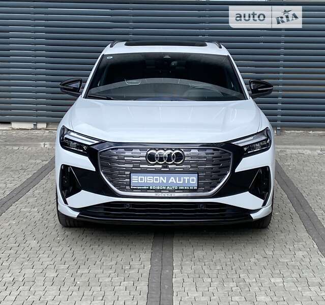 Внедорожник / Кроссовер Audi Q4 e-tron 2024 в Киеве