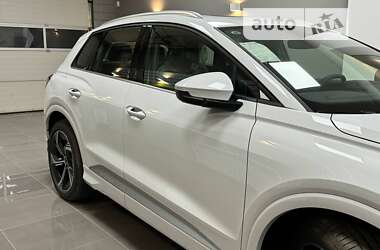 Внедорожник / Кроссовер Audi Q4 e-tron 2024 в Киеве