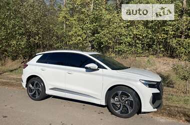 Позашляховик / Кросовер Audi Q4 e-tron 2022 в Києві