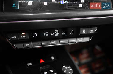 Внедорожник / Кроссовер Audi Q4 e-tron 2022 в 