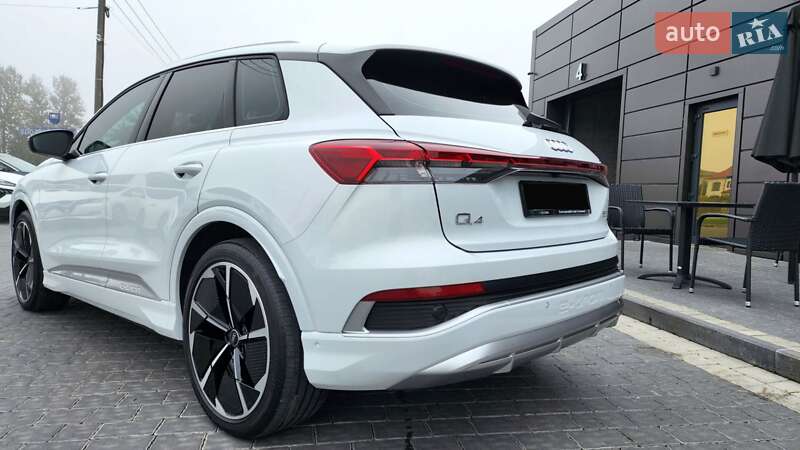 Позашляховик / Кросовер Audi Q4 e-tron 2023 в Івано-Франківську
