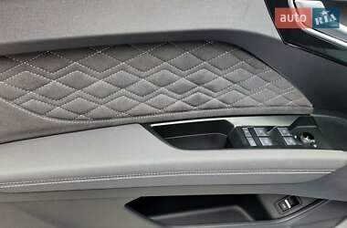 Внедорожник / Кроссовер Audi Q4 e-tron 2023 в 