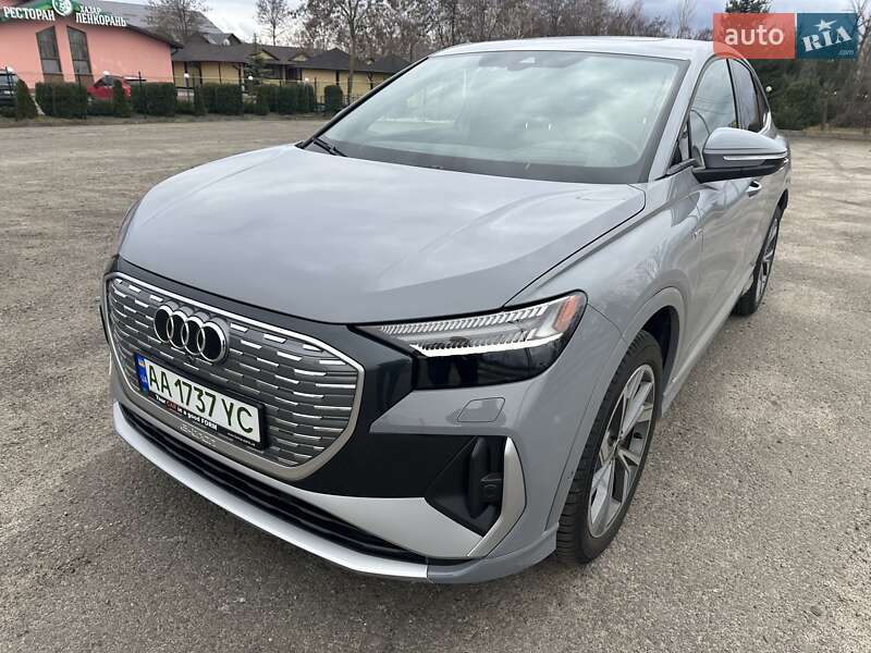 Позашляховик / Кросовер Audi Q4 e-tron 2022 в Києві