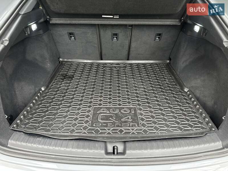 Позашляховик / Кросовер Audi Q4 e-tron 2022 в Києві