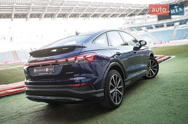 Внедорожник / Кроссовер Audi Q4 e-tron 2021 в 