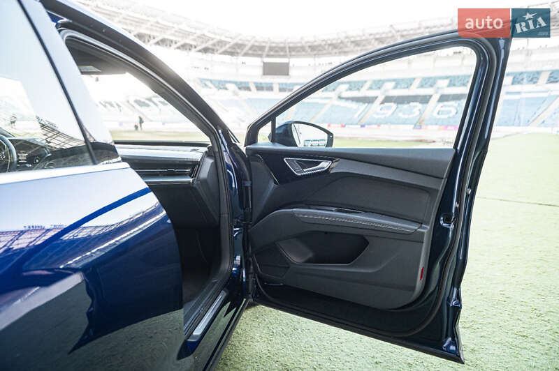 Внедорожник / Кроссовер Audi Q4 e-tron 2021 в Одессе