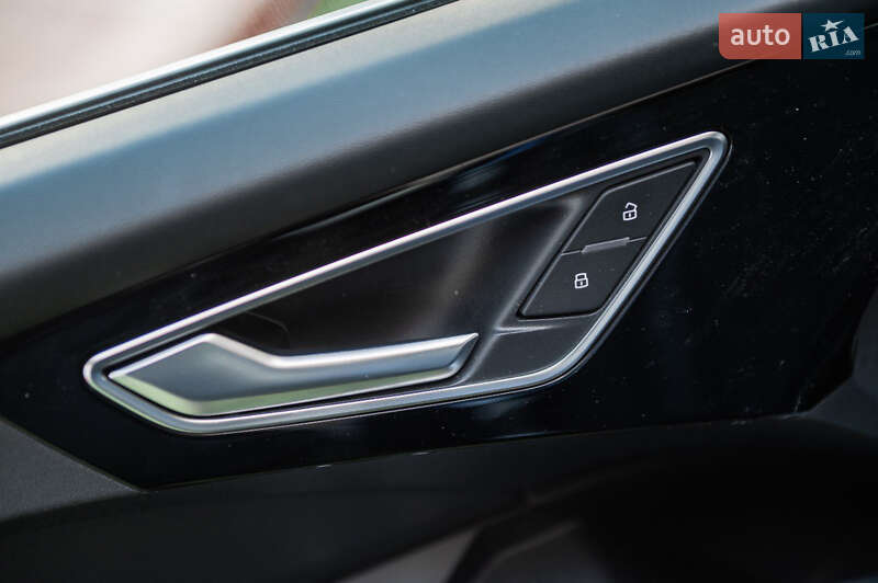 Внедорожник / Кроссовер Audi Q4 e-tron 2021 в Одессе