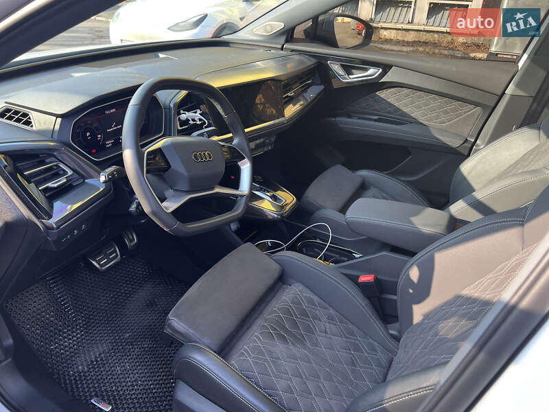 Внедорожник / Кроссовер Audi Q4 e-tron 2023 в Киеве