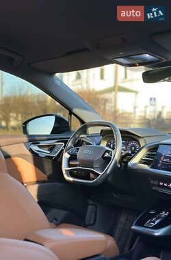 Внедорожник / Кроссовер Audi Q4 e-tron 2021 в 