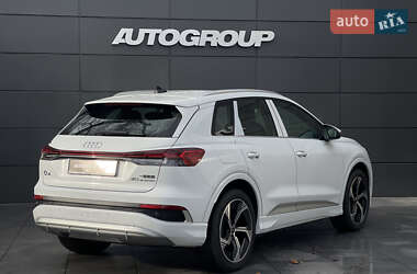Позашляховик / Кросовер Audi Q4 e-tron 2024 в 