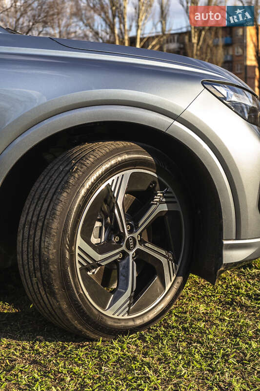 Внедорожник / Кроссовер Audi Q4 e-tron 2023 в Кривом Роге