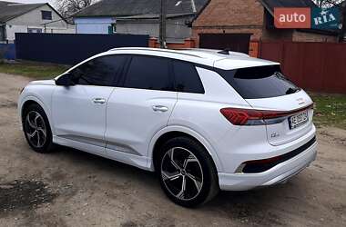 Внедорожник / Кроссовер Audi Q4 e-tron 2023 в 