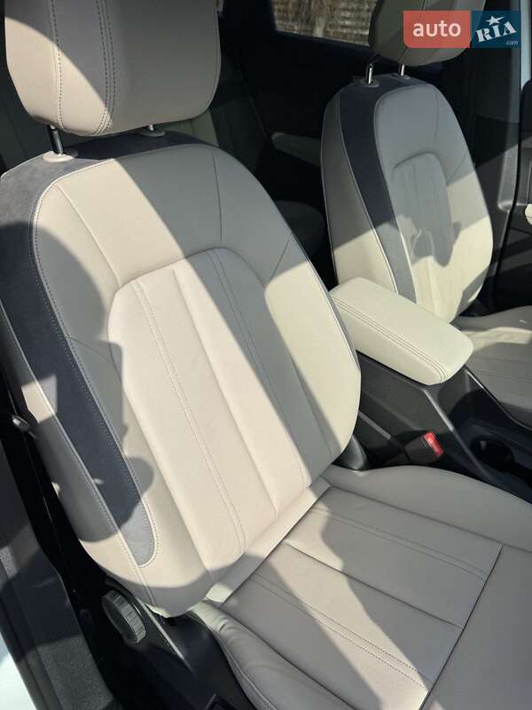 Внедорожник / Кроссовер Audi Q4 e-tron 2023 в Днепре