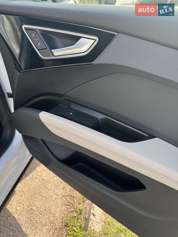 Внедорожник / Кроссовер Audi Q4 e-tron 2023 в Днепре