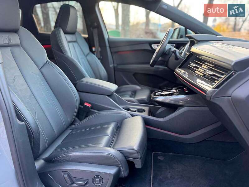 Внедорожник / Кроссовер Audi Q4 e-tron 2022 в Киеве