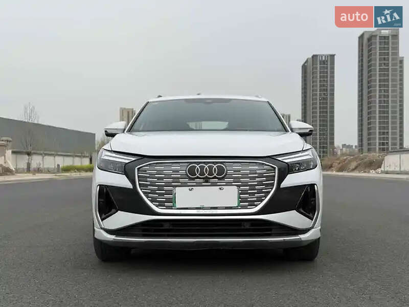 Позашляховик / Кросовер Audi Q4 e-tron 2024 в Одесі