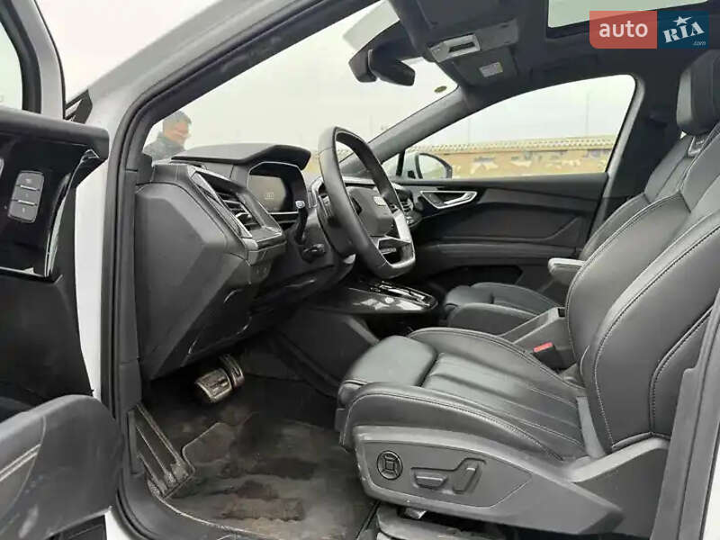 Позашляховик / Кросовер Audi Q4 e-tron 2024 в Одесі