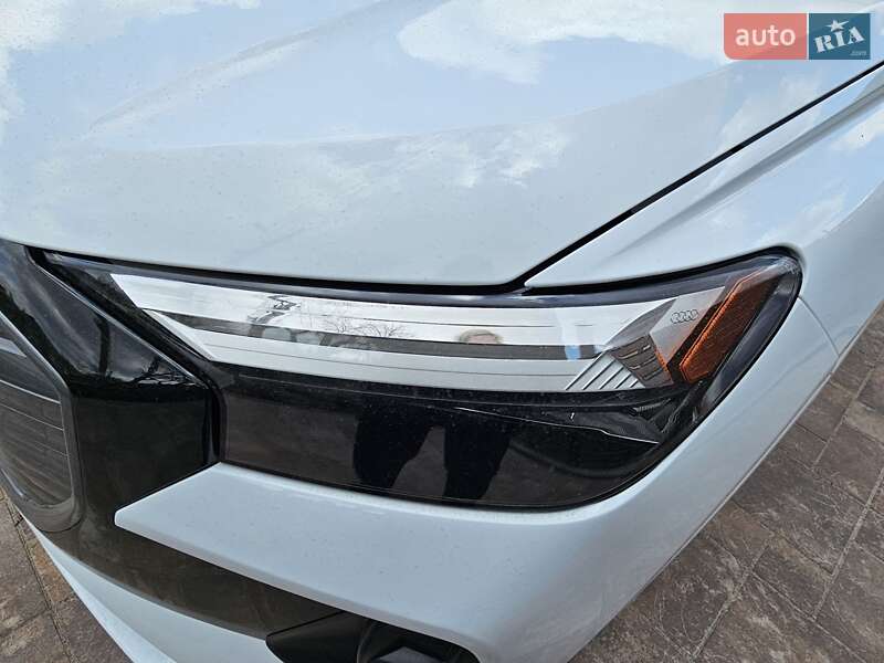 Позашляховик / Кросовер Audi Q4 e-tron 2023 в Харкові