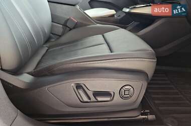 Позашляховик / Кросовер Audi Q4 e-tron 2023 в 