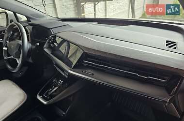 Позашляховик / Кросовер Audi Q4 e-tron 2023 в 