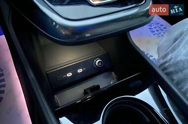 Внедорожник / Кроссовер Audi Q4 e-tron 2025 в 