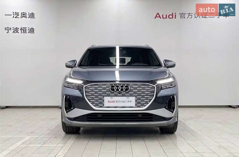 Внедорожник / Кроссовер Audi Q4 e-tron 2023 в 