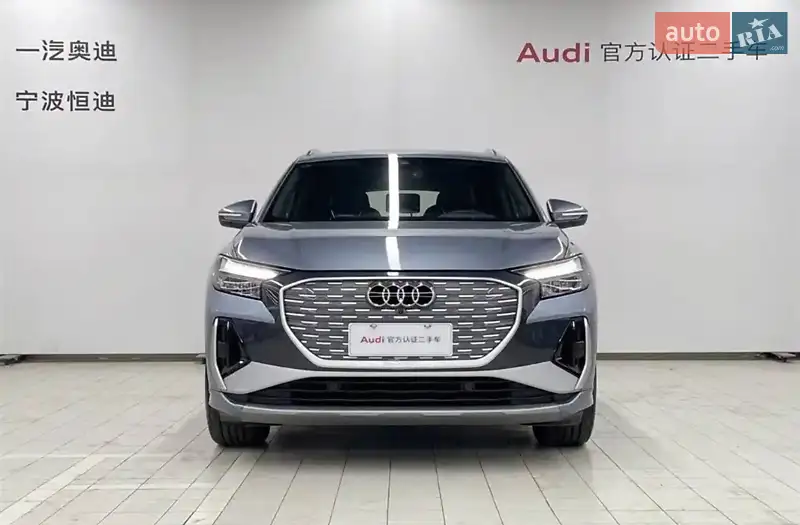 Внедорожник / Кроссовер Audi Q4 e-tron 2023 в 