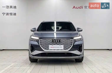 Позашляховик / Кросовер Audi Q4 e-tron 2023 в 