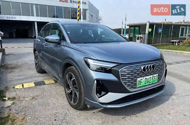 Внедорожник / Кроссовер Audi Q4 e-tron 2023 в 