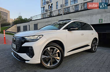 Внедорожник / Кроссовер Audi Q4 e-tron 2023 в 