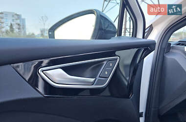 Внедорожник / Кроссовер Audi Q4 e-tron 2023 в 