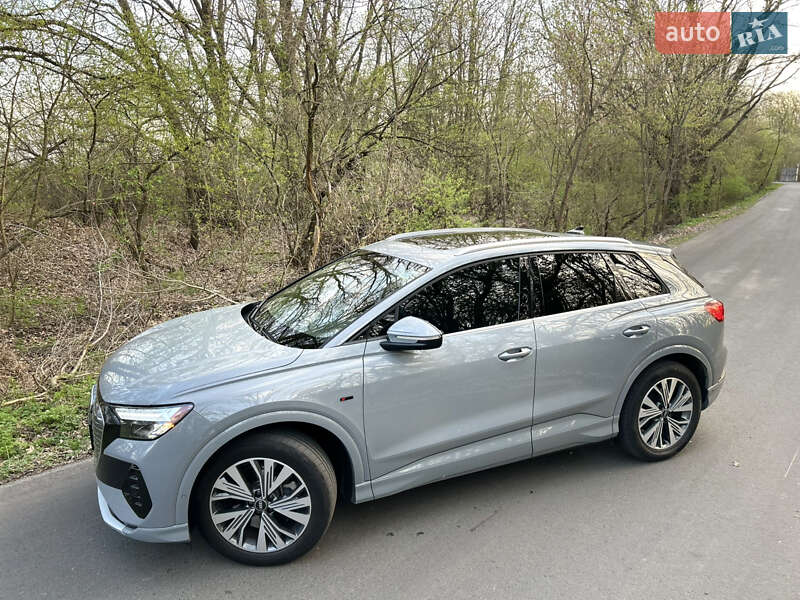 Audi Q4 e-tron 2023