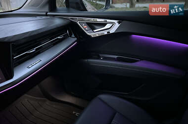 Внедорожник / Кроссовер Audi Q4 e-tron 2023 в 