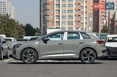 Внедорожник / Кроссовер Audi Q4 e-tron 2025 в 