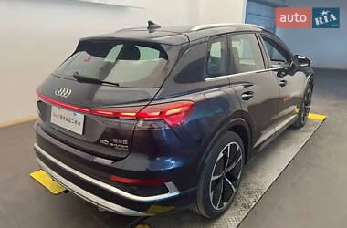Позашляховик / Кросовер Audi Q4 e-tron 2023 в 