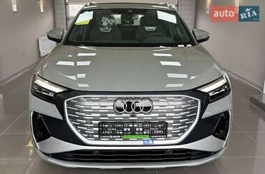 Позашляховик / Кросовер Audi Q4 e-tron 2025 в 