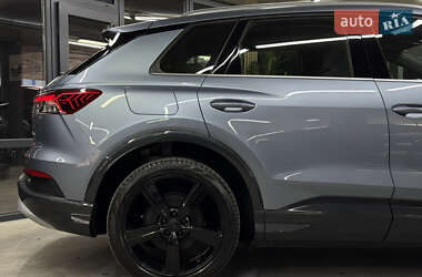 Внедорожник / Кроссовер Audi Q4 e-tron 2024 в 