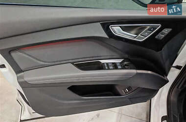 Внедорожник / Кроссовер Audi Q4 e-tron 2023 в 