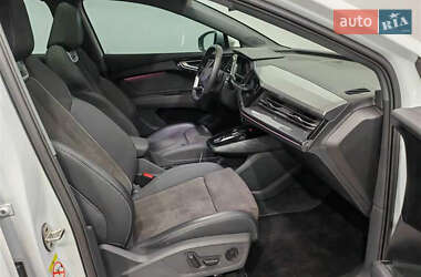 Внедорожник / Кроссовер Audi Q4 e-tron 2023 в 