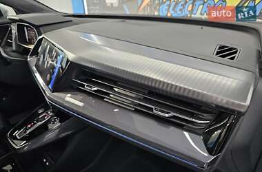Позашляховик / Кросовер Audi Q4 e-tron 2025 в 